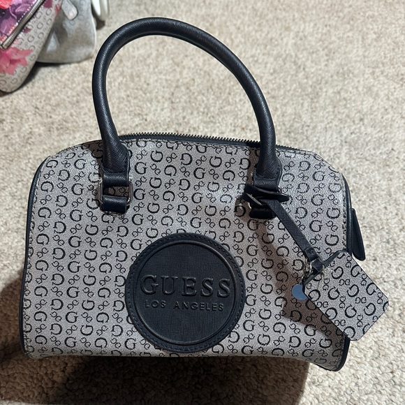 Guess Purse - Picture 5 of 6